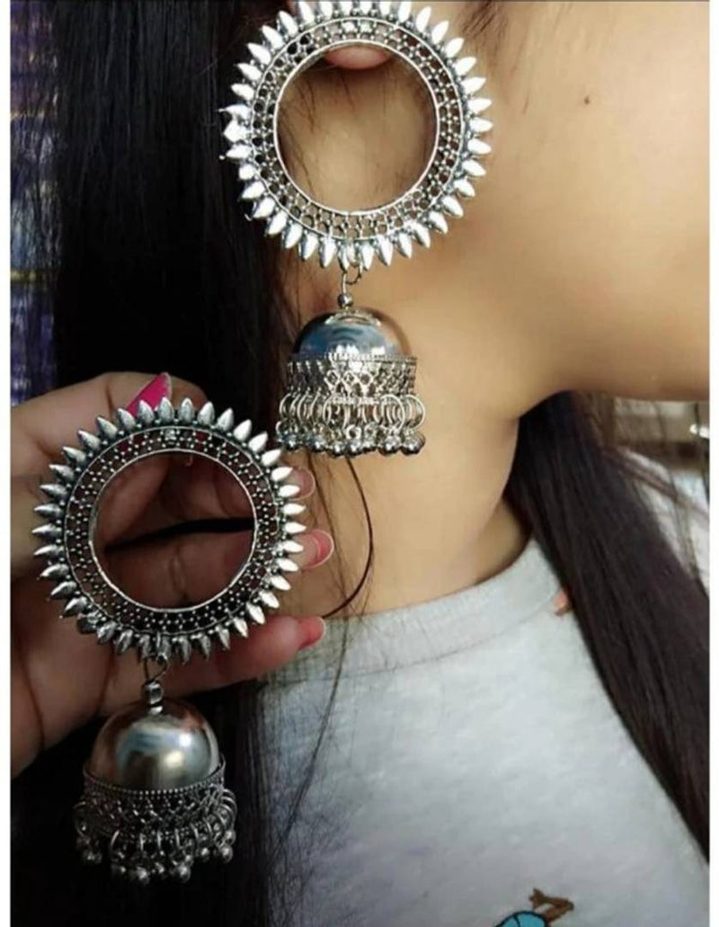 Diva Fashionable Party Wear Alloy Earrings