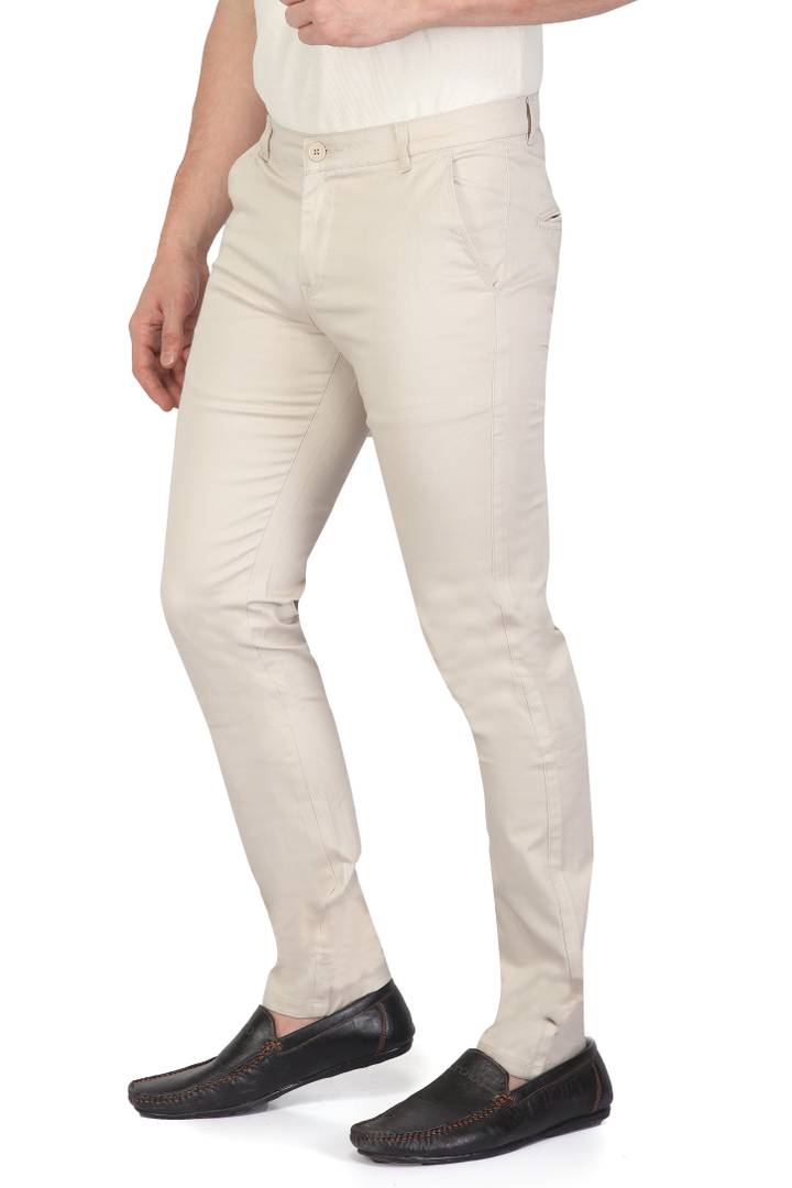 Men's Beige Cotton Solid Slim Fit Chinos