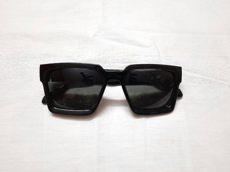 MENS AND WOMENS SUNGLASSESMENS AND WOMENS SU