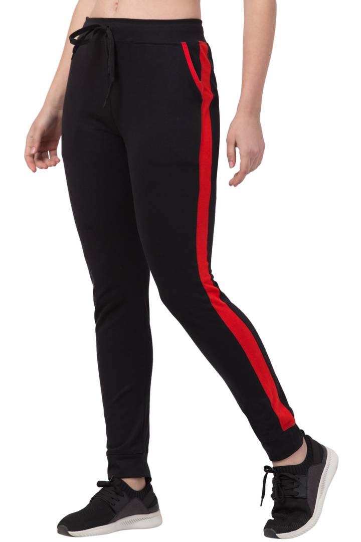 Comfy Black Cotton Solid Active Wear Trackpant For Women